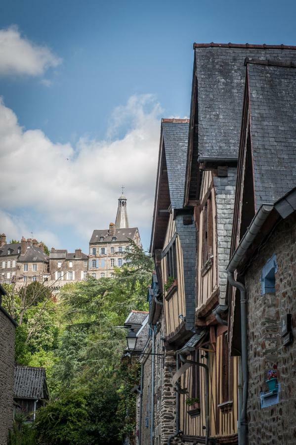 Hotel Particulier Le Mercier De Montigny -Une Nuit Sur Les Remparts- Fougeres Exterior photo