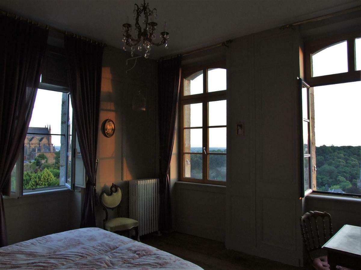 Hotel Particulier Le Mercier De Montigny -Une Nuit Sur Les Remparts- Fougeres Exterior photo